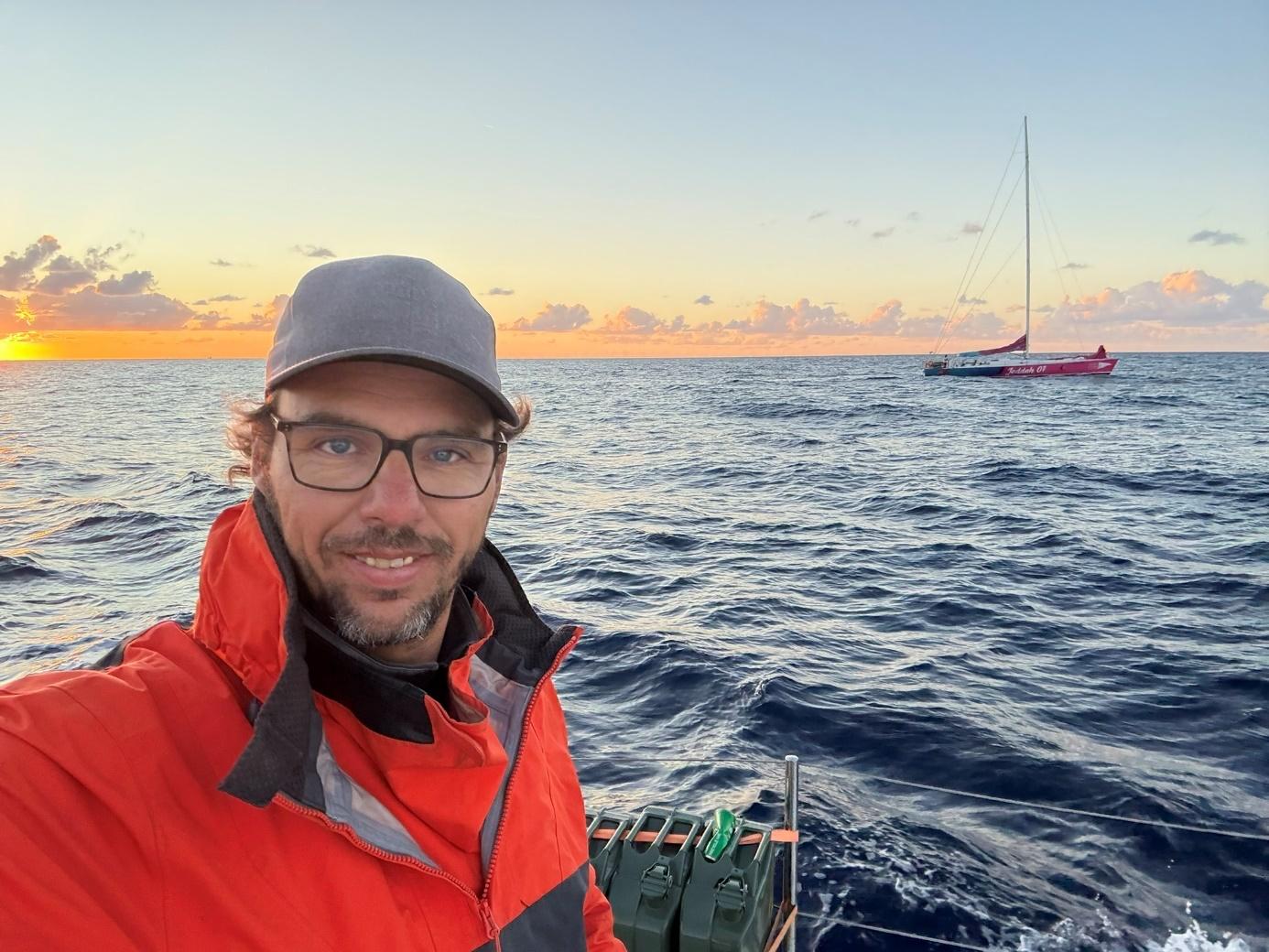 Jeddah/Delfzijl met twee Volvo 60’s: ‘Hoe vind je binnen een dag een nieuw crewlid?